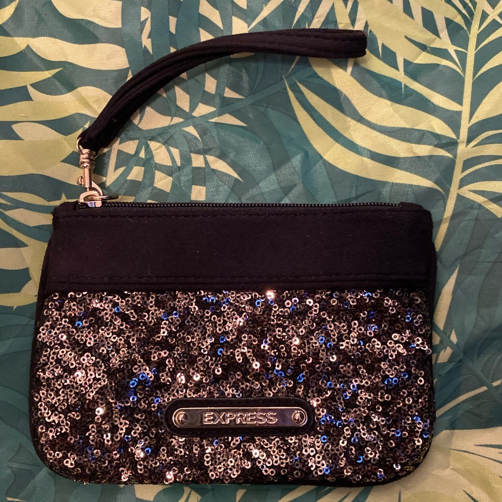 Express wristlet